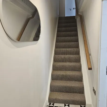 Number33 לינה וארוחת בוקר 3*